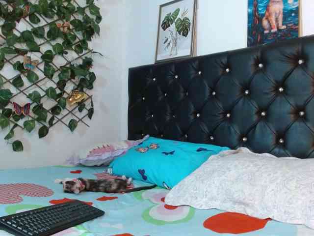 ameliejoness17 webcam