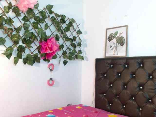 ameliejoness17 webcam