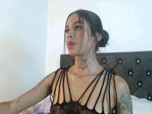 ameliejoness17 webcam