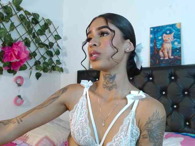 ameliejoness17 webcam