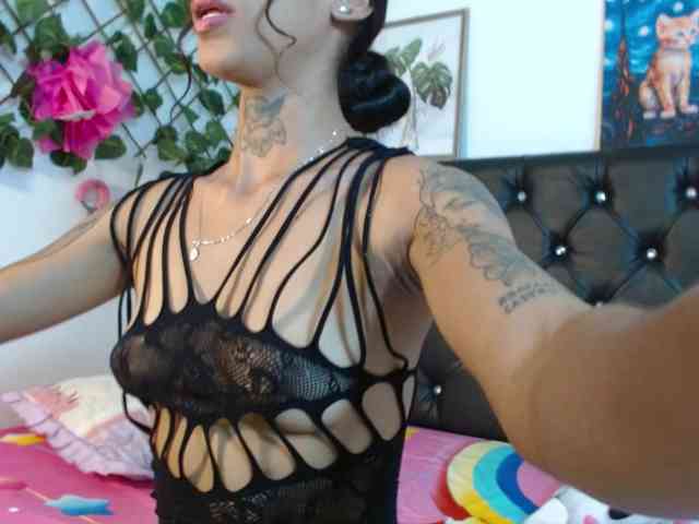 ameliejoness17 webcam