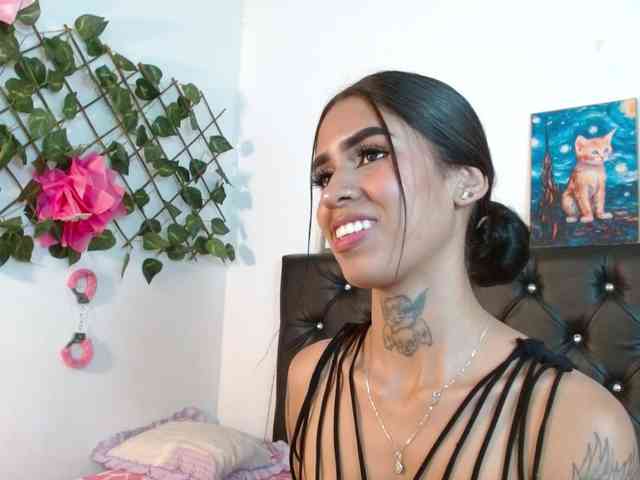 ameliejoness17 webcam