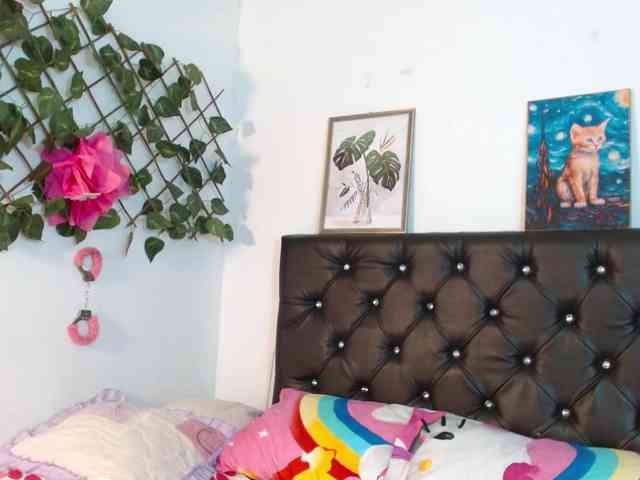 ameliejoness17 webcam