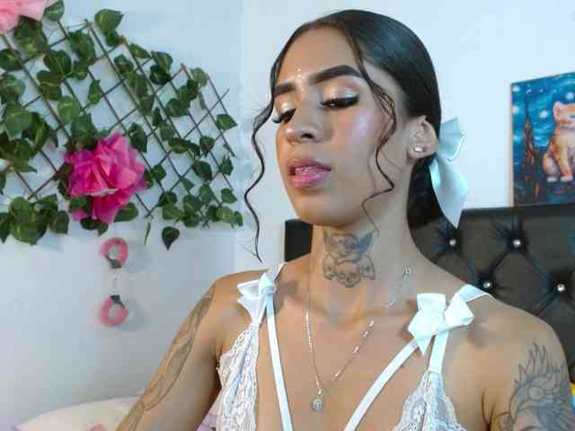 ameliejoness17 webcam