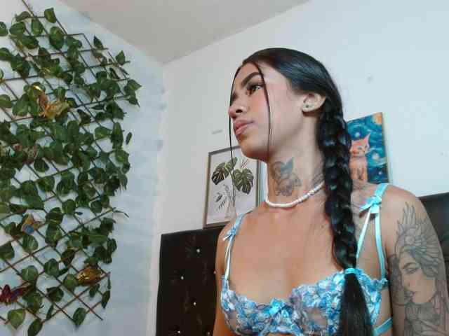 ameliejoness17 webcam