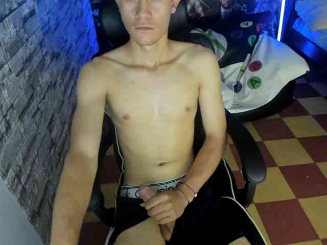 jay-orange Live Webcam on {site_name}