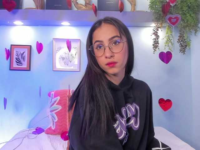 alanamartinez from BongaCams