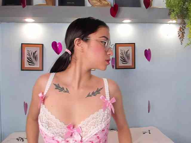 alanamartinez Live Webcam on BongaCams