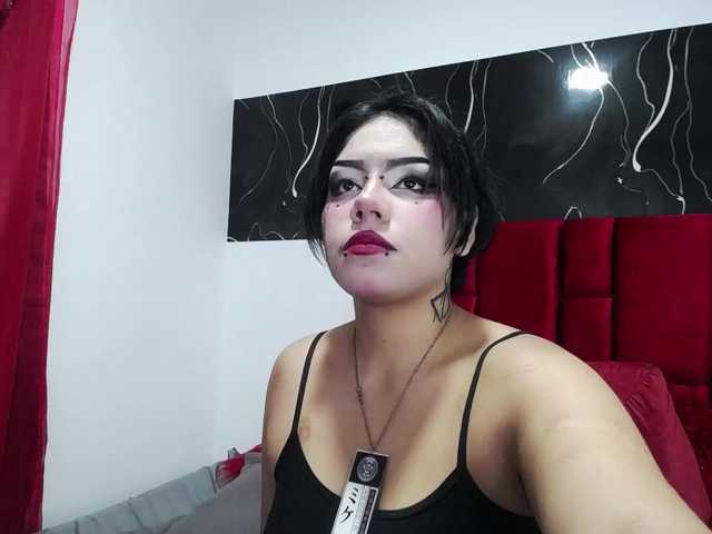 Charlotte-Lia's BongaCams show and profile
