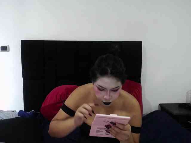 Charlotte-Lia Charlotte-Lia