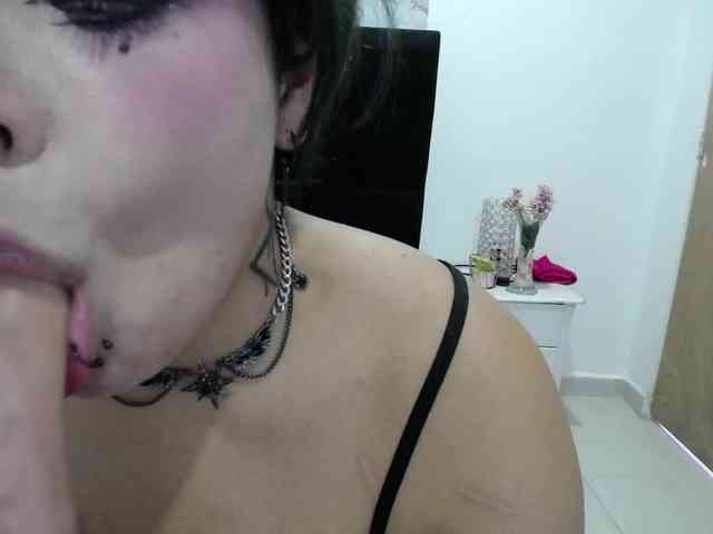 Charlotte-Lia webcam