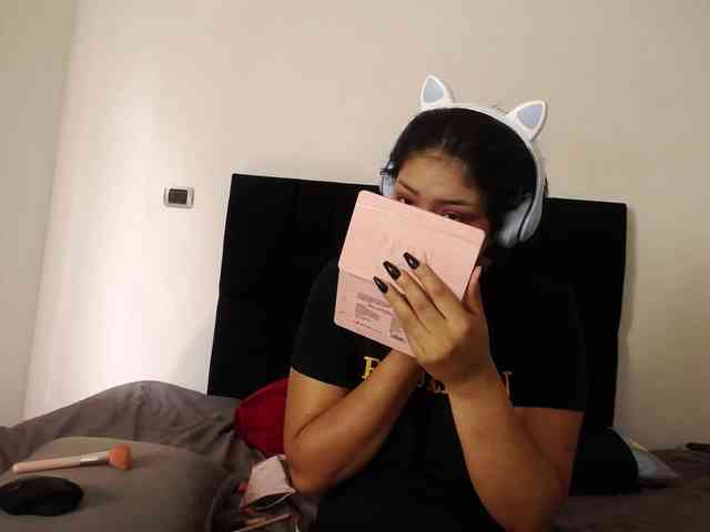 Charlotte-Lia webcam