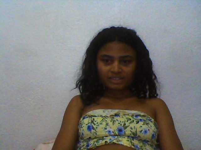 Carennehot2 webcam bongacams model stream image