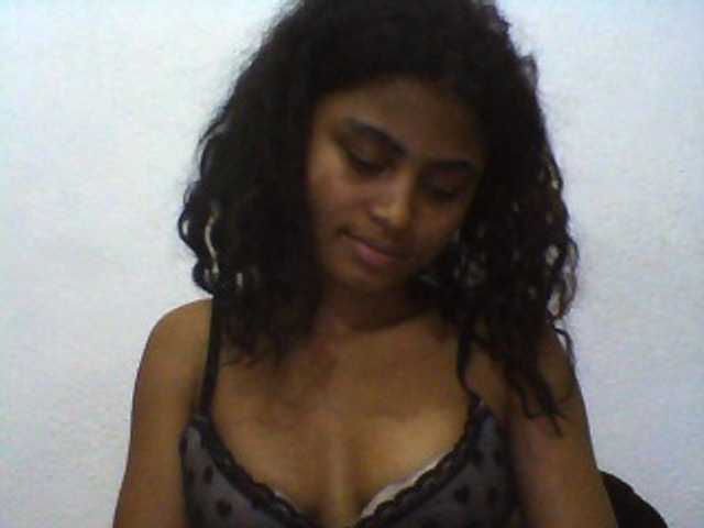 Carennehot2 webcam bongacams model stream image