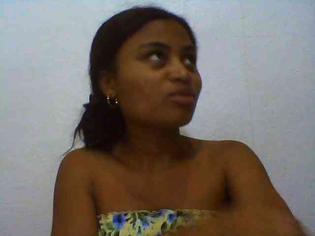 Carennehot2 Live Webcam on BongaCams