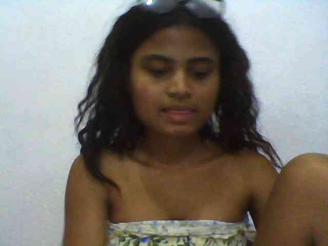 Live Sex Chat with Carennehot2 (@Carennehot2)