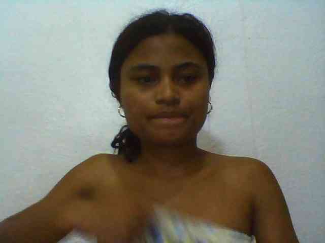 Carennehot2 Live Webcam on BongaCams