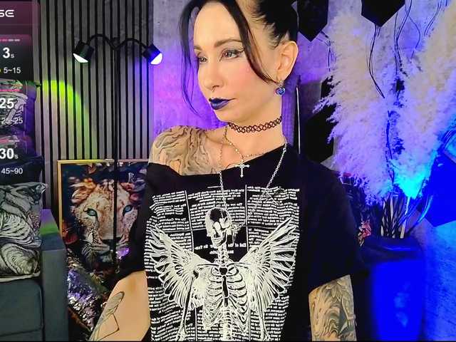 Vespera's BongaCams show and profile