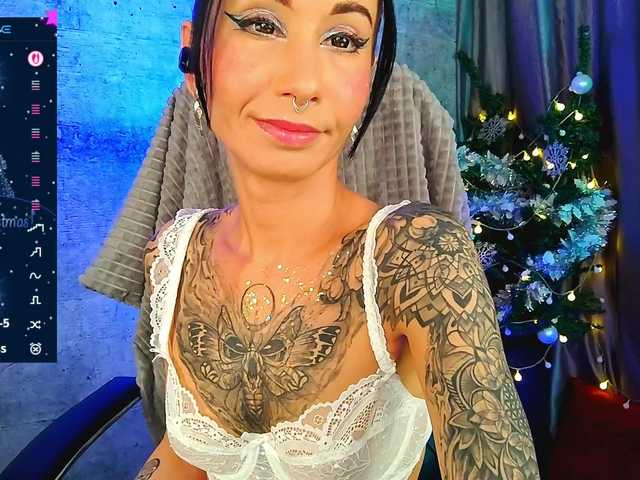 Vespera's BongaCams show and profile