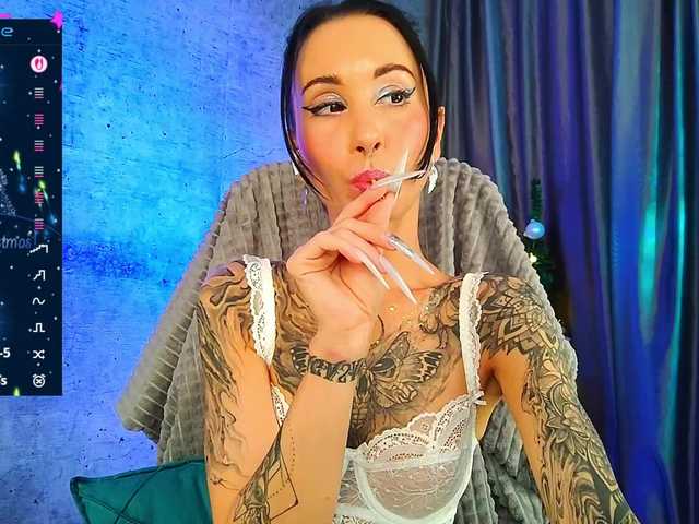 Vespera's BongaCams show and profile