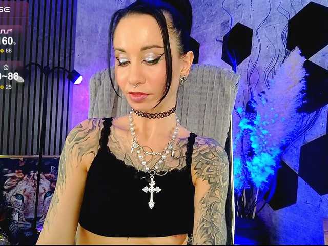 Vespera's BongaCams show and profile