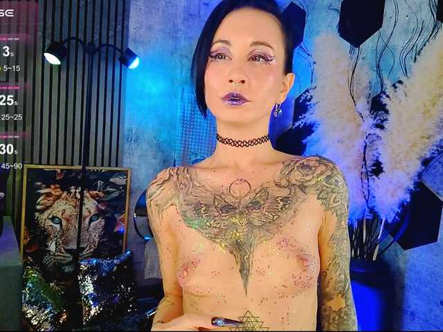 Vespera's BongaCams show and profile