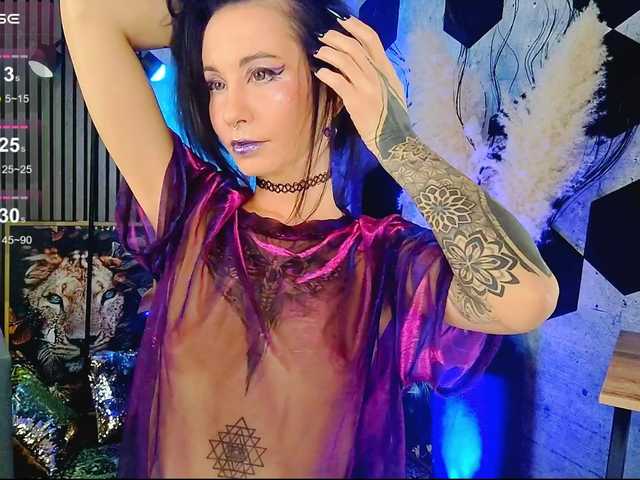 Vespera's BongaCams show and profile