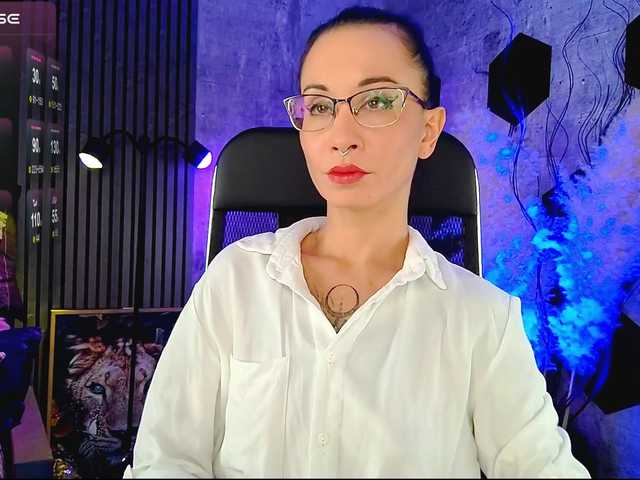 Vespera's BongaCams show and profile