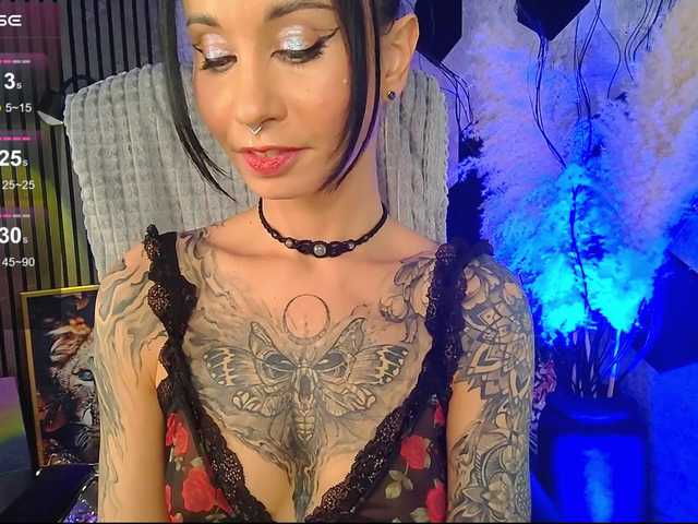 Vespera's BongaCams show and profile