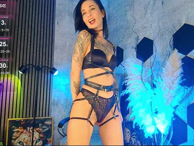 Vespera's BongaCams show and profile