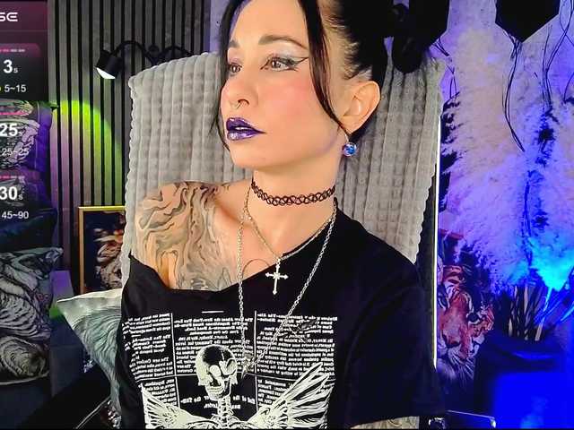 Vespera's BongaCams show and profile