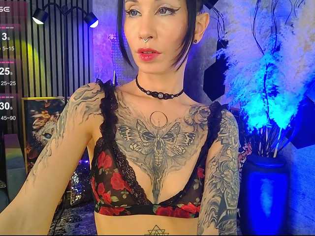 Vespera's BongaCams show and profile