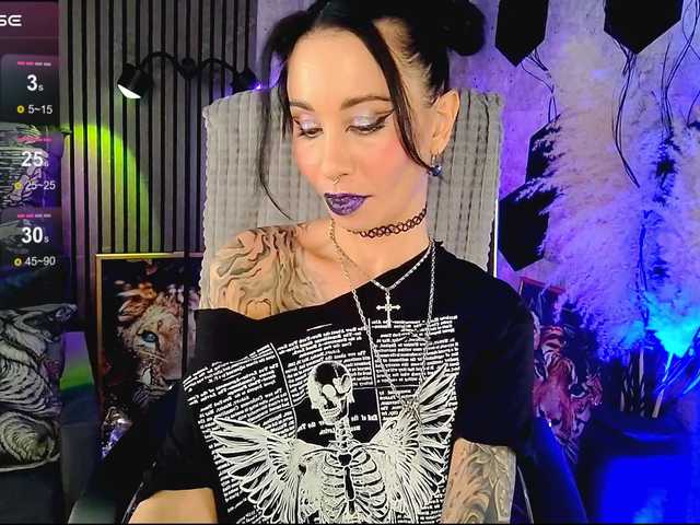 Vespera's BongaCams show and profile