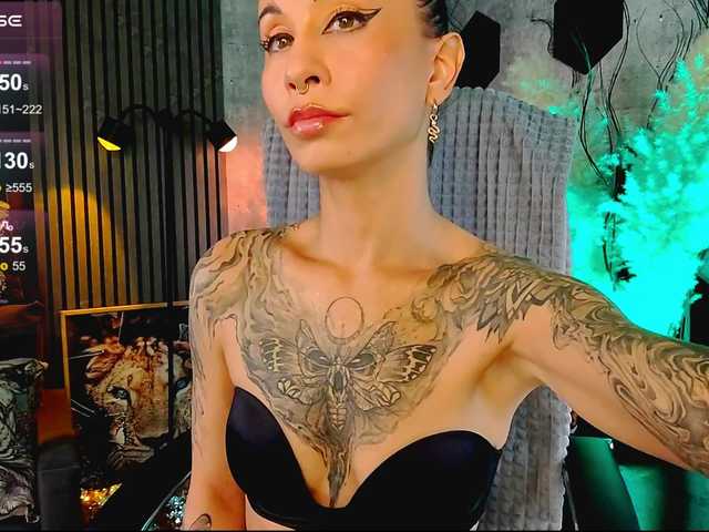 Vespera's BongaCams show and profile