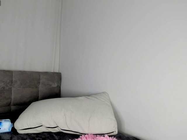 MiaCarmin's BongaCams show and profile