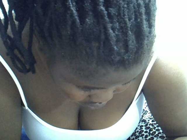 Prettybooty's BongaCams show and profile