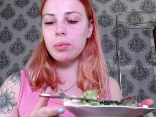 le modèle LisaloveX est en webcam porno dans un show sur le site bongacams, il possède les tags suivants: White/Caucasian,Redhead,Shaved