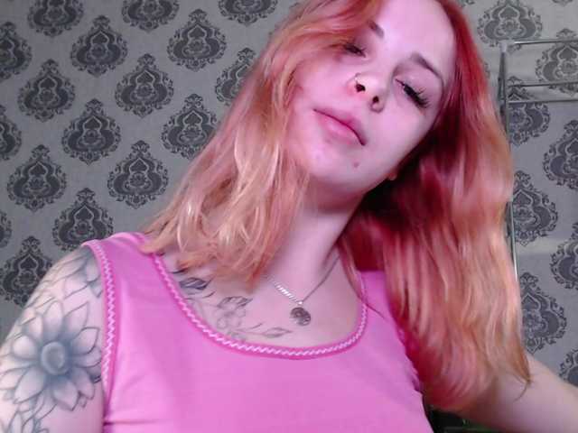 le modèle LisaloveX est en webcam porno dans un show sur le site bongacams, il possède les tags suivants: White/Caucasian,Redhead,Shaved