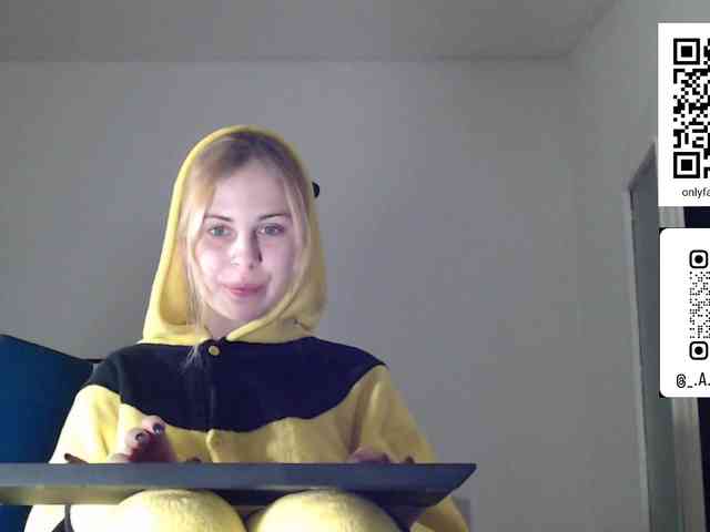 LisaloveX Live Webcam on BongaCams