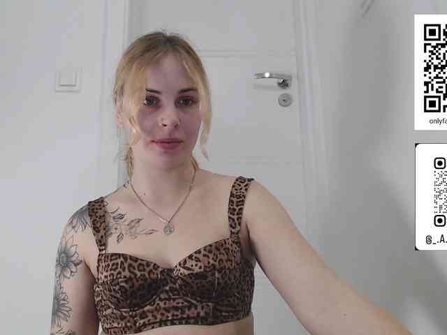 LisaloveX Live Webcam on BongaCams
