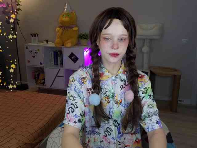 GingerSnapDoll webcam