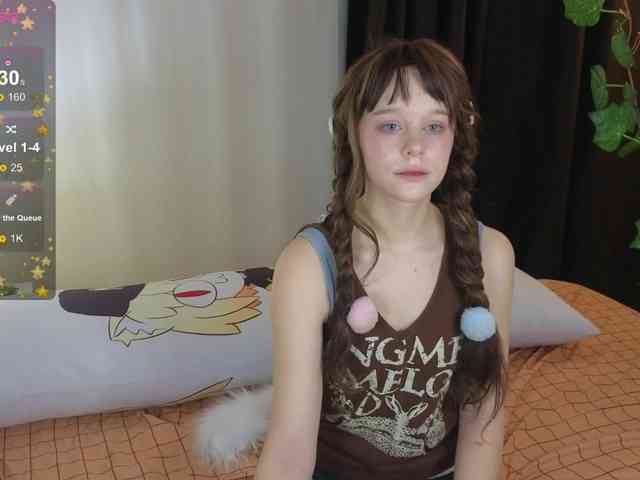 GingerSnapDoll webcam