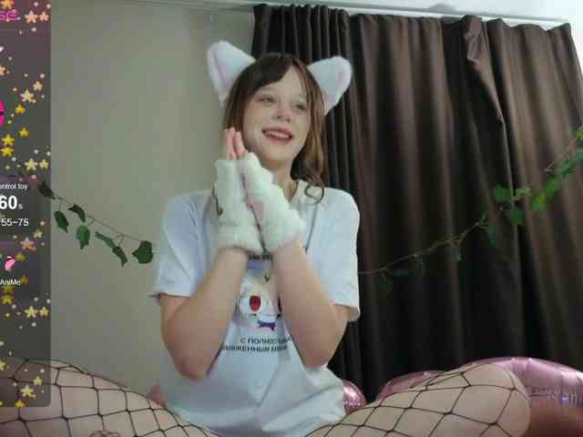 GingerSnapDoll webcam