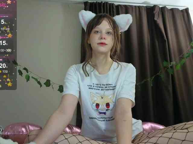 GingerSnapDoll webcam