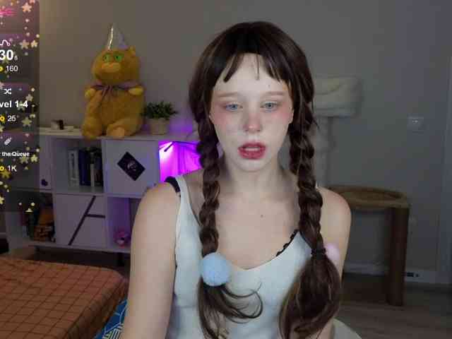 GingerSnapDoll webcam