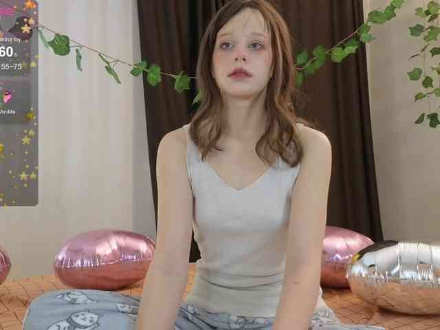 GingerSnapDoll webcam