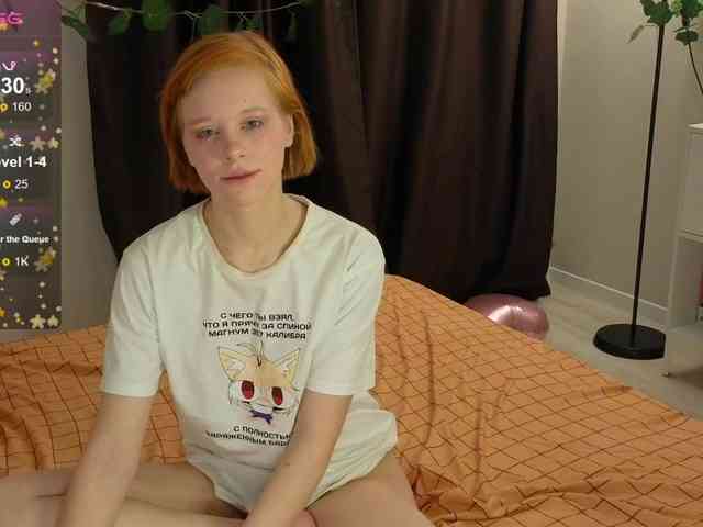 GingerSnapDoll webcam