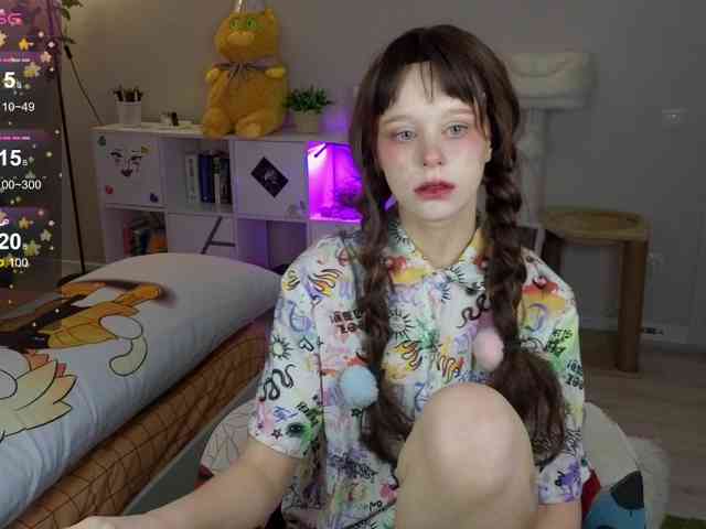 GingerSnapDoll webcam