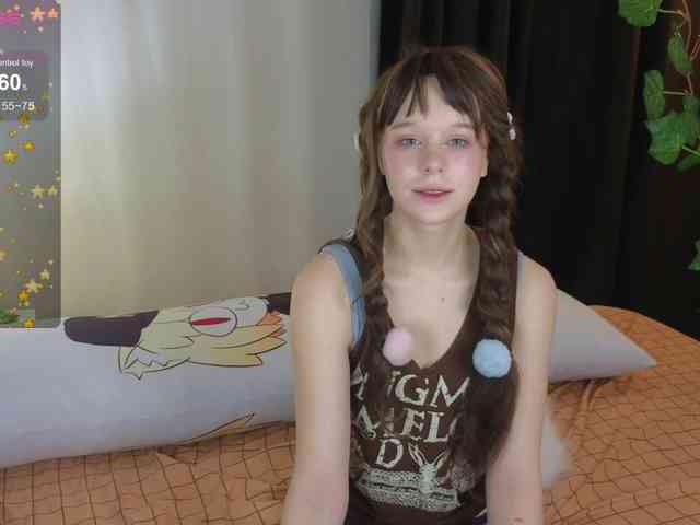 GingerSnapDoll webcam