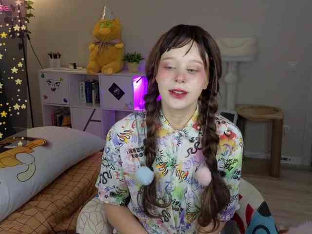 GingerSnapDoll webcam